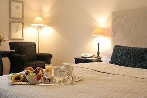 Kingston Lodge Hotel