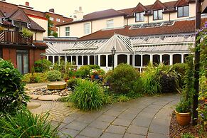 Kingston Lodge Hotel
