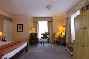 Kingston Lodge Hotel