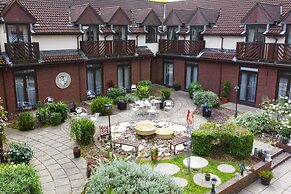 Kingston Lodge Hotel