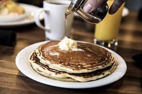 Holiday Inn & Suites Duluth Downtown by IHG