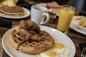 Holiday Inn & Suites Duluth Downtown by IHG