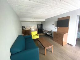 HomeTowne Studios By Red Roof Vero Beach - I-95