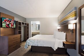 HomeTowne Studios By Red Roof Vero Beach - I-95