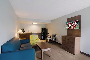 HomeTowne Studios By Red Roof Vero Beach - I-95