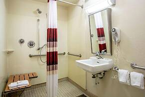 Super 8 by Wyndham Deerfield/Northbrook
