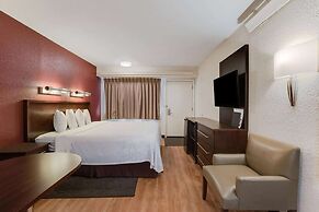 Super 8 by Wyndham Deerfield/Northbrook