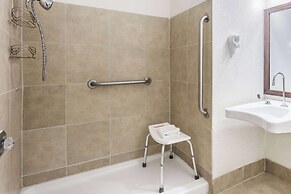 Baymont by Wyndham Greensboro/Coliseum