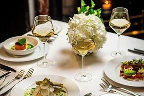 The Shelbourne, Autograph Collection