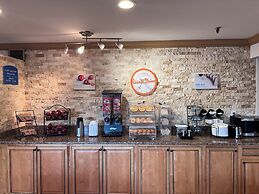 Howard Johnson by Wyndham Romulus Detroit Metro Airport