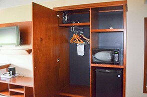 Radisson Hotel Detroit Metro Airport