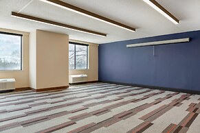 Radisson Hotel Detroit Metro Airport