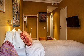 Lady Hamilton Hotel