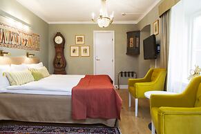 Lady Hamilton Hotel