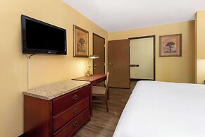 Travelodge by Wyndham Albuquerque East