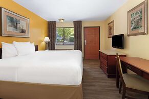 Travelodge by Wyndham Albuquerque East