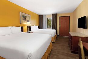 Travelodge by Wyndham Albuquerque East