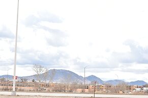 Travelodge by Wyndham Albuquerque East