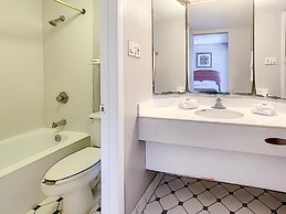 SoHo Inn & Suites Jacksonville North