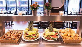 Travelodge Hotel by Wyndham Montreal Centre