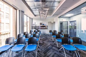 Travelodge Hotel by Wyndham Montreal Centre