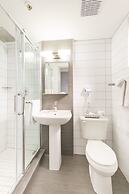 Travelodge Hotel by Wyndham Montreal Centre