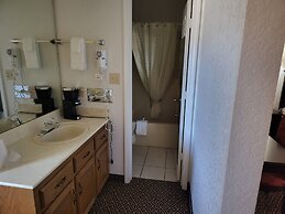 Blue Ribbon Inn and Suites