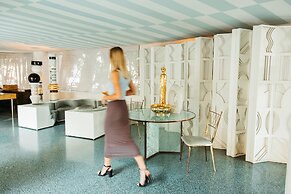 Avalon Hotel Beverly Hills, a Member of Design Hotels