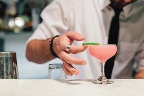 Avalon Hotel Beverly Hills, a Member of Design Hotels