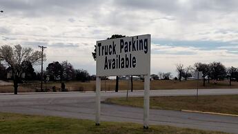 Super 8 by Wyndham Atoka