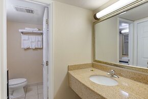 Best Western Plus Governor's Inn