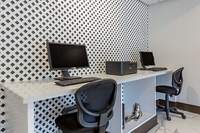 Clarion Pointe Raleigh Midtown