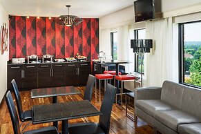 Holiday Inn Charlotte University Executive Park by IHG