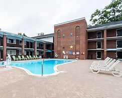Rodeway Inn & Suites Williamsburg Central