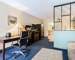 Rodeway Inn & Suites Williamsburg Central