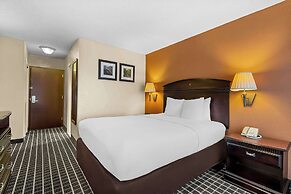 Comfort Inn & Suites Somerset - New Brunswick