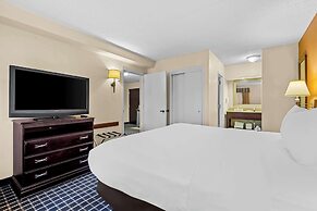 Comfort Inn & Suites Somerset - New Brunswick