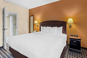Comfort Inn & Suites Somerset - New Brunswick