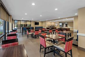 Comfort Inn & Suites Somerset - New Brunswick