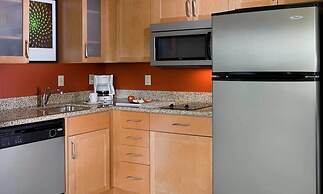 MainStay Suites Appleton Airport - Fox River Mall Area