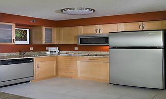 MainStay Suites Appleton Airport - Fox River Mall Area