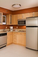 MainStay Suites Appleton Airport - Fox River Mall Area