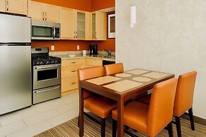 MainStay Suites Appleton Airport - Fox River Mall Area