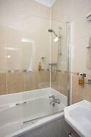 New Holmwood Hotel
