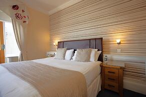 New Holmwood Hotel