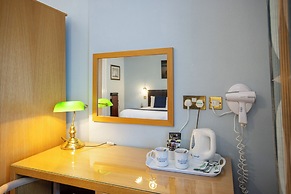New Holmwood Hotel