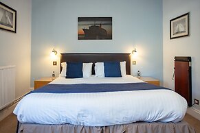 New Holmwood Hotel
