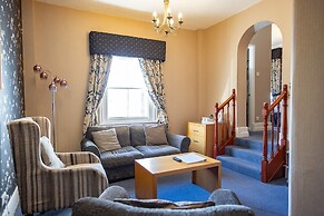 New Holmwood Hotel