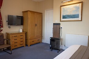 New Holmwood Hotel