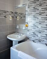 New Holmwood Hotel
